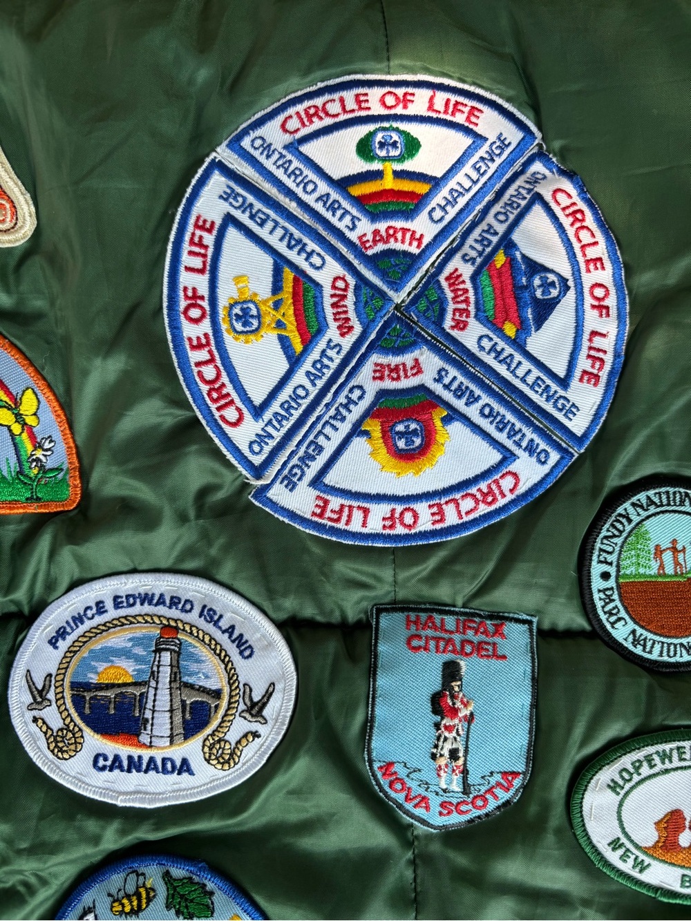 Vintage Northern Escape Sleeping Bag 20+ Rare Girl Guides Canada Travel Patches - Picture 2 of 16